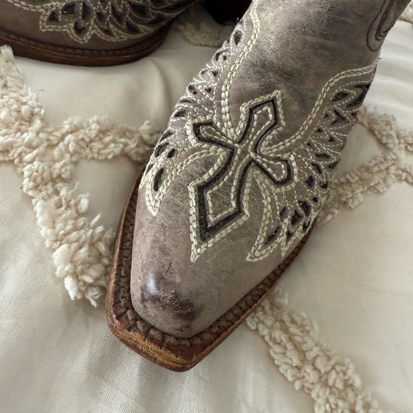 Corral Women’s Sequin Cross and Wings Inlay Western Boots - Picture 9 of 12